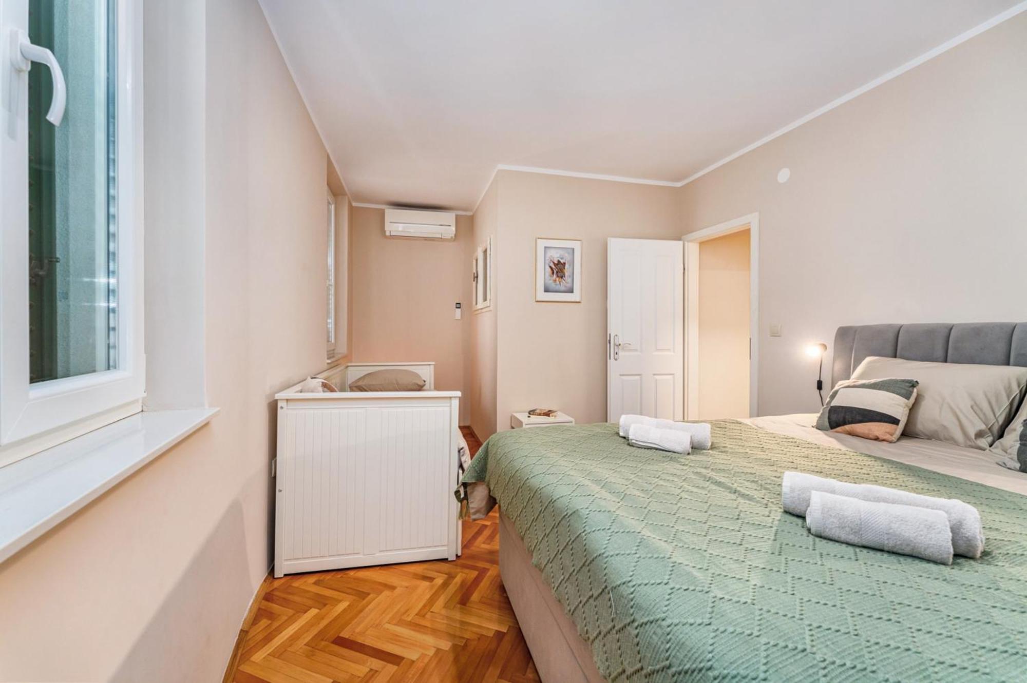 Samm Apartments Шибеник Экстерьер фото