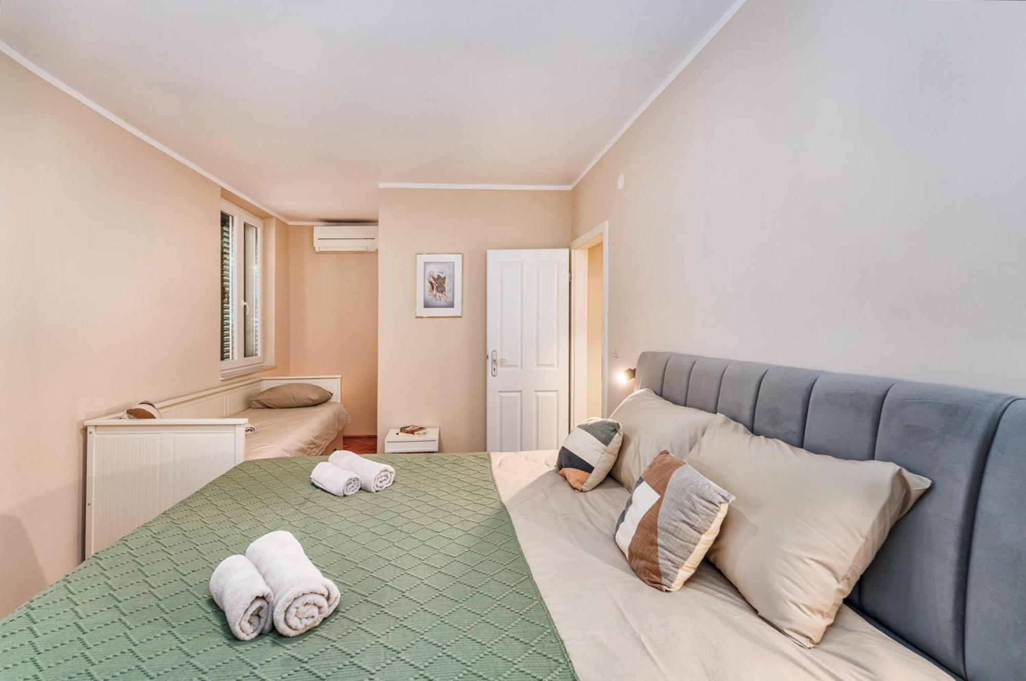 Samm Apartments Шибеник Экстерьер фото