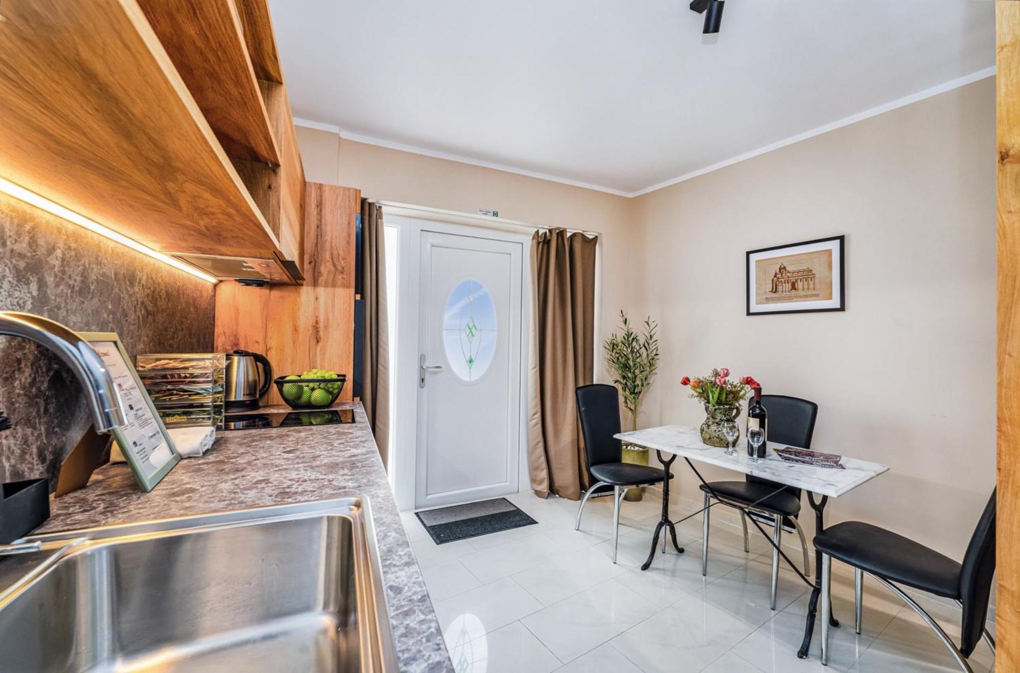 Samm Apartments Шибеник Экстерьер фото