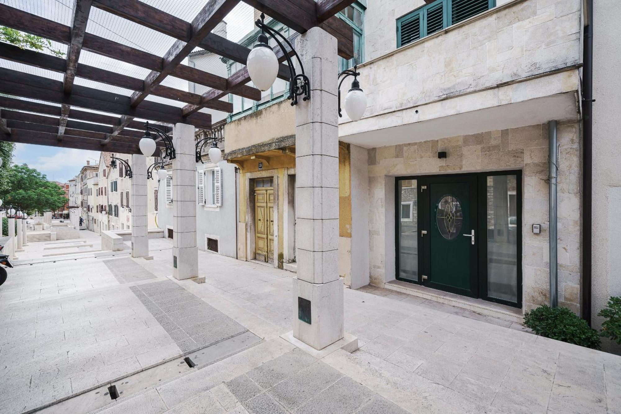 Samm Apartments Шибеник Экстерьер фото